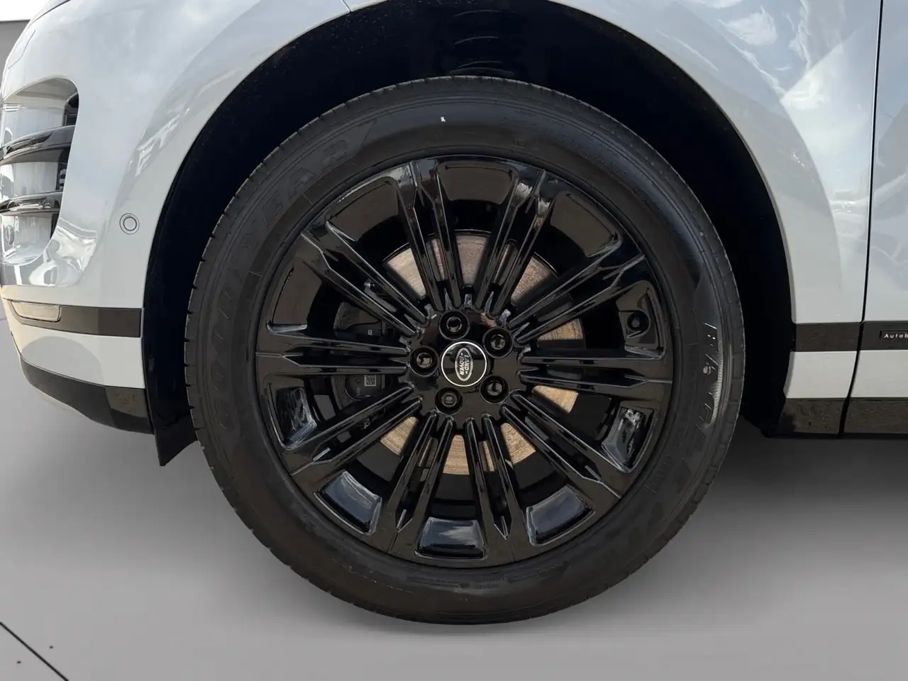 Land Rover Range Rover Evoque - Image 28