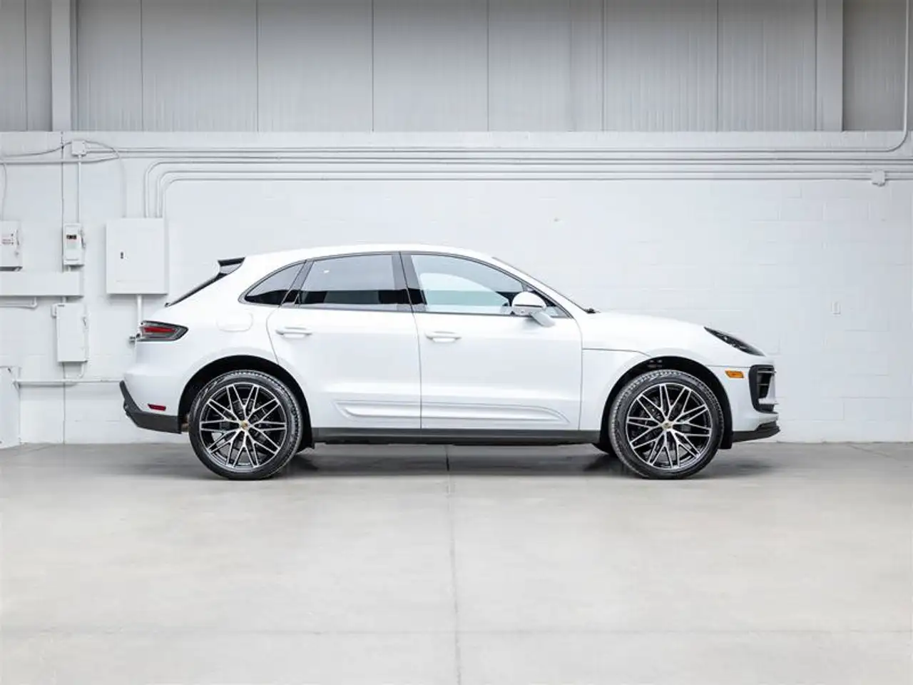 Porsche Macan - Image 14