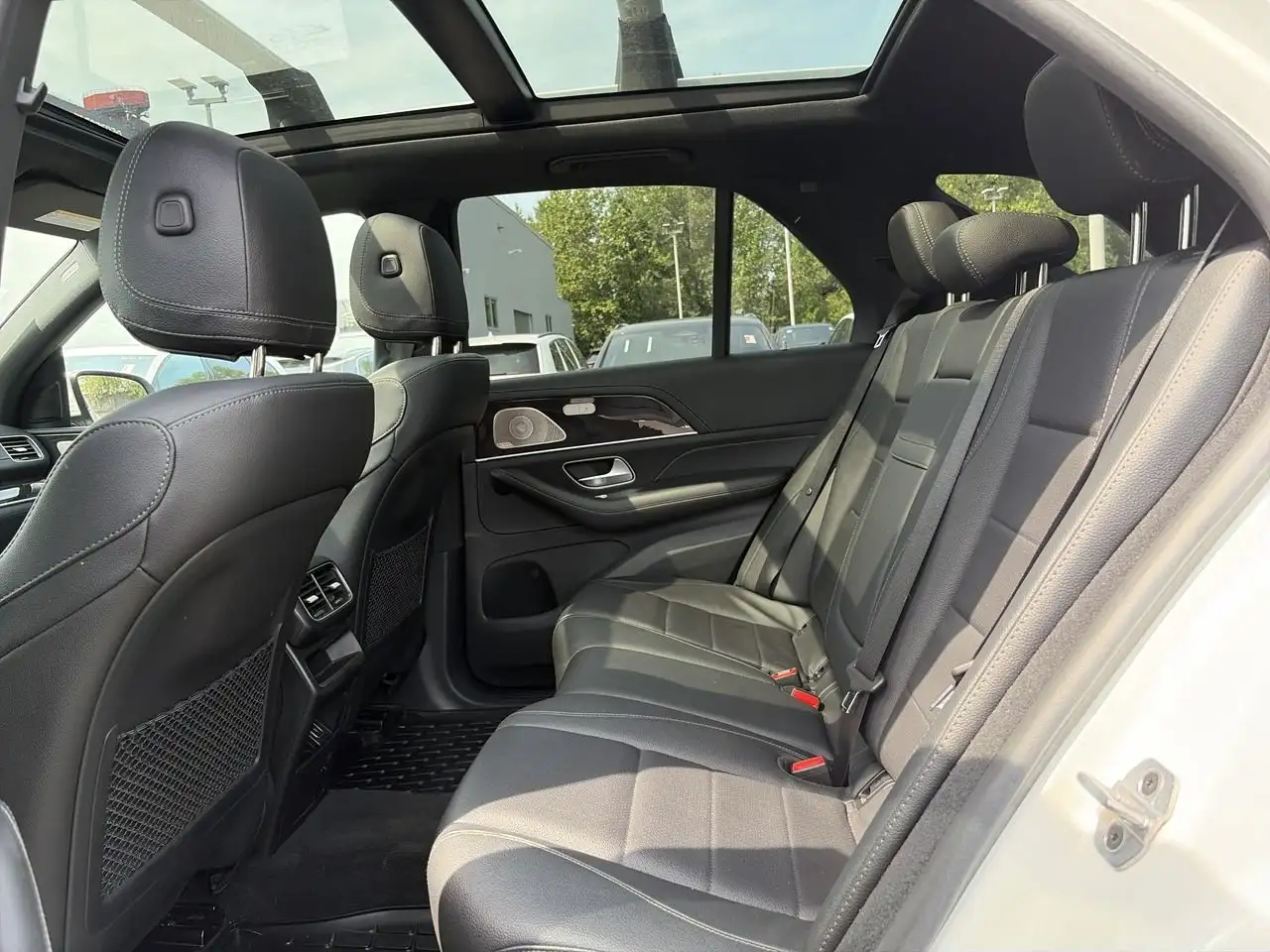 Mercedes-Benz GLE - Image 30
