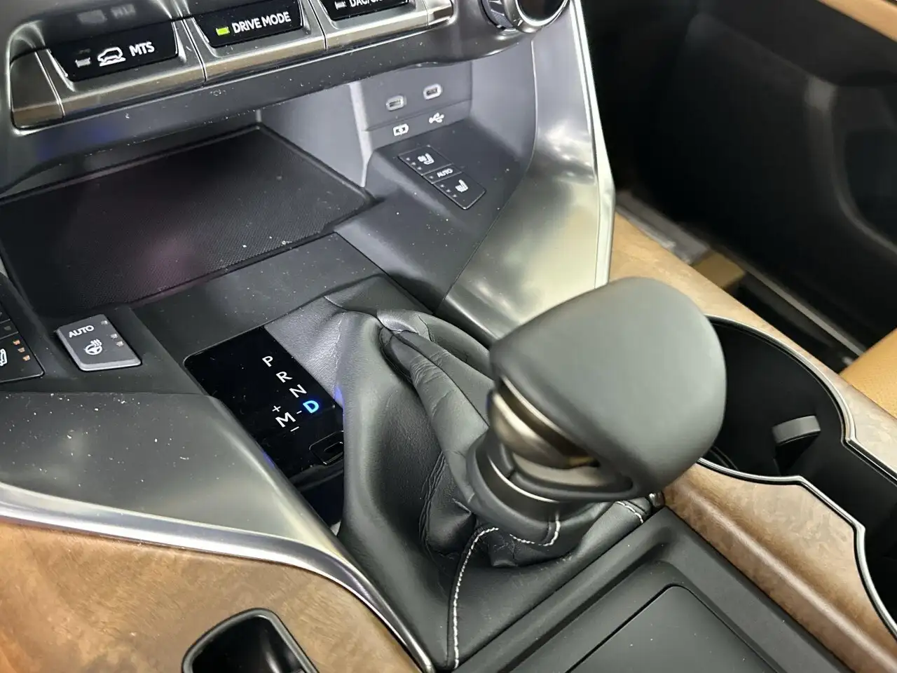 Lexus LX - Image 18