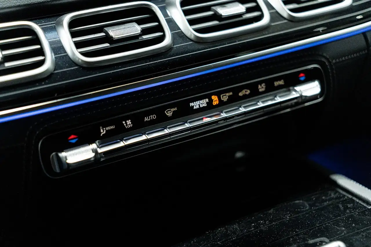Mercedes-Benz GLE - Image 15
