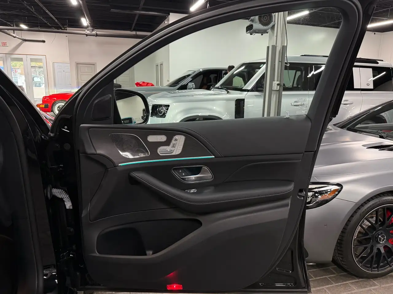 Mercedes-Benz GLE - Image 39