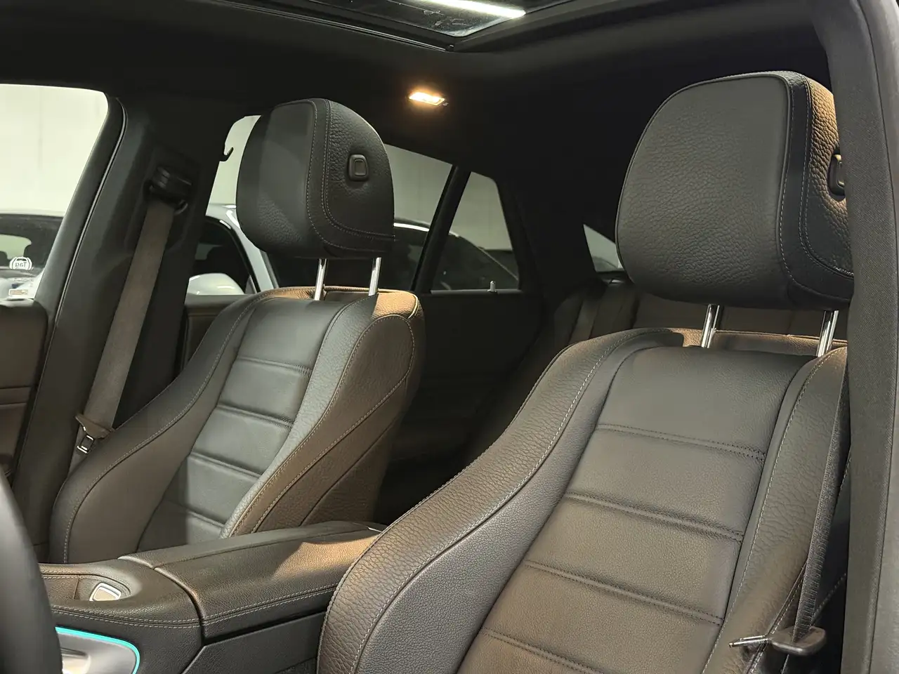 Mercedes-Benz GLE - Image 19