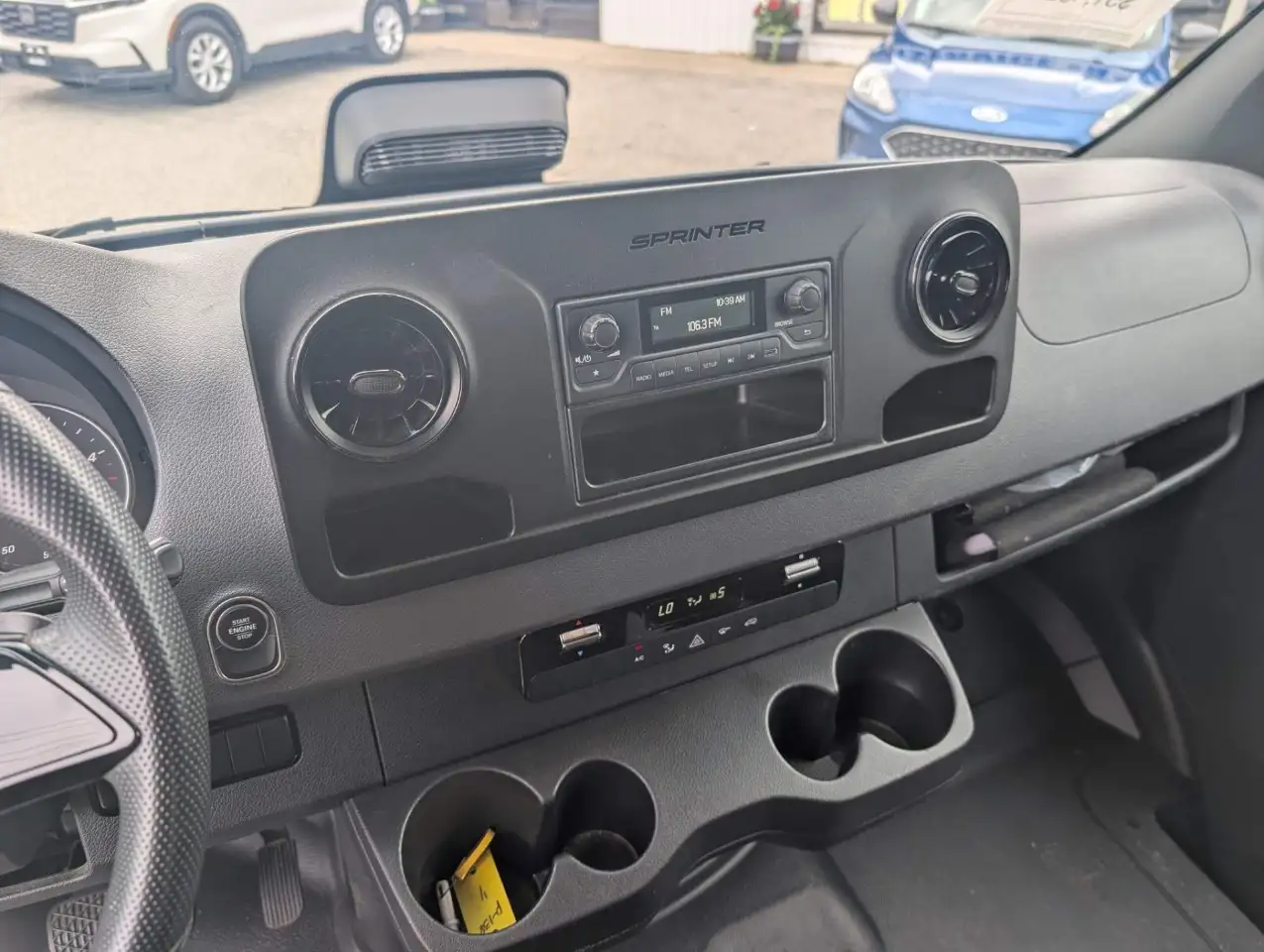 Mercedes-Benz Sprinter - Image 18