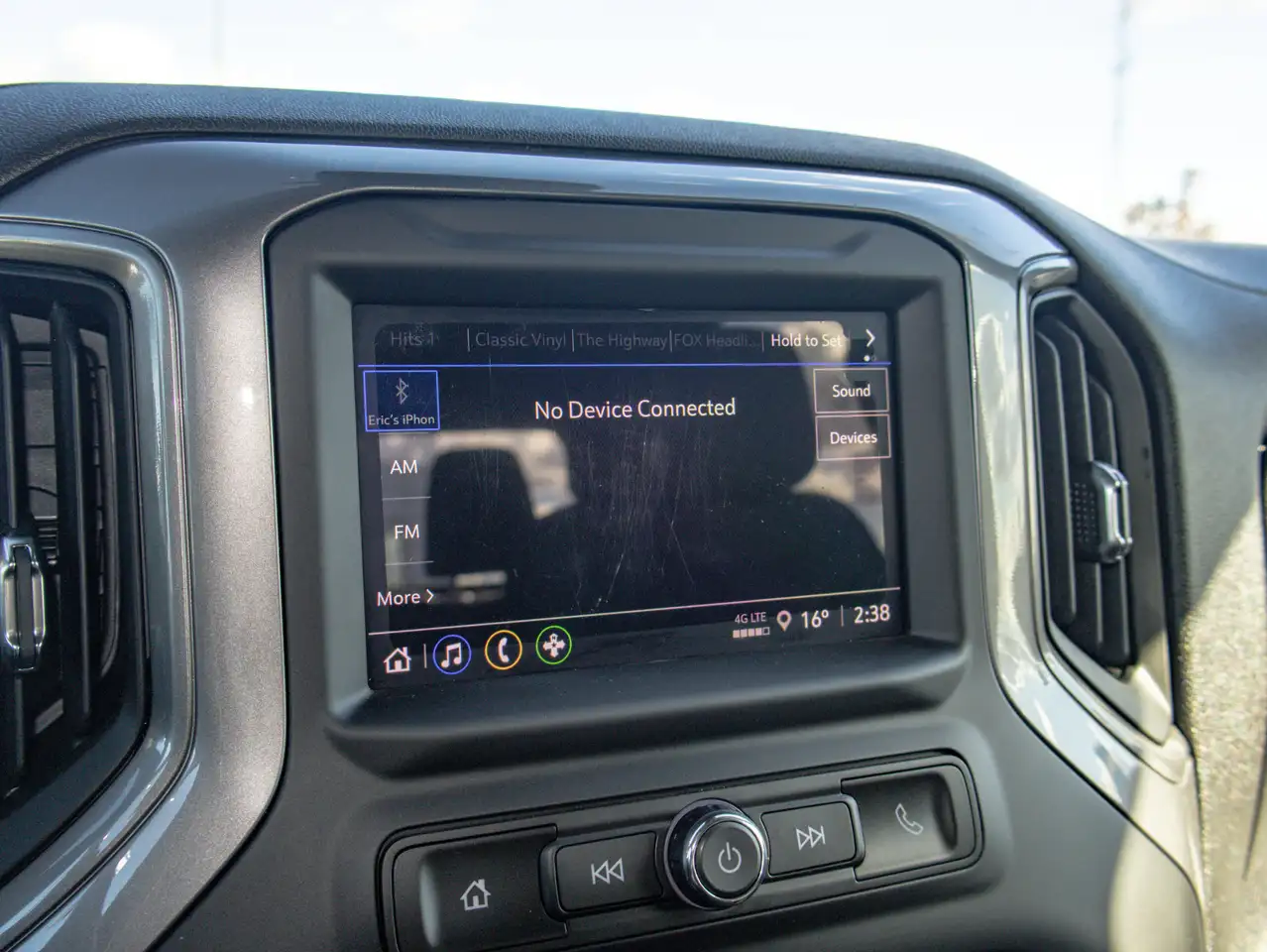 Chevrolet Silverado 1500 - Image 24