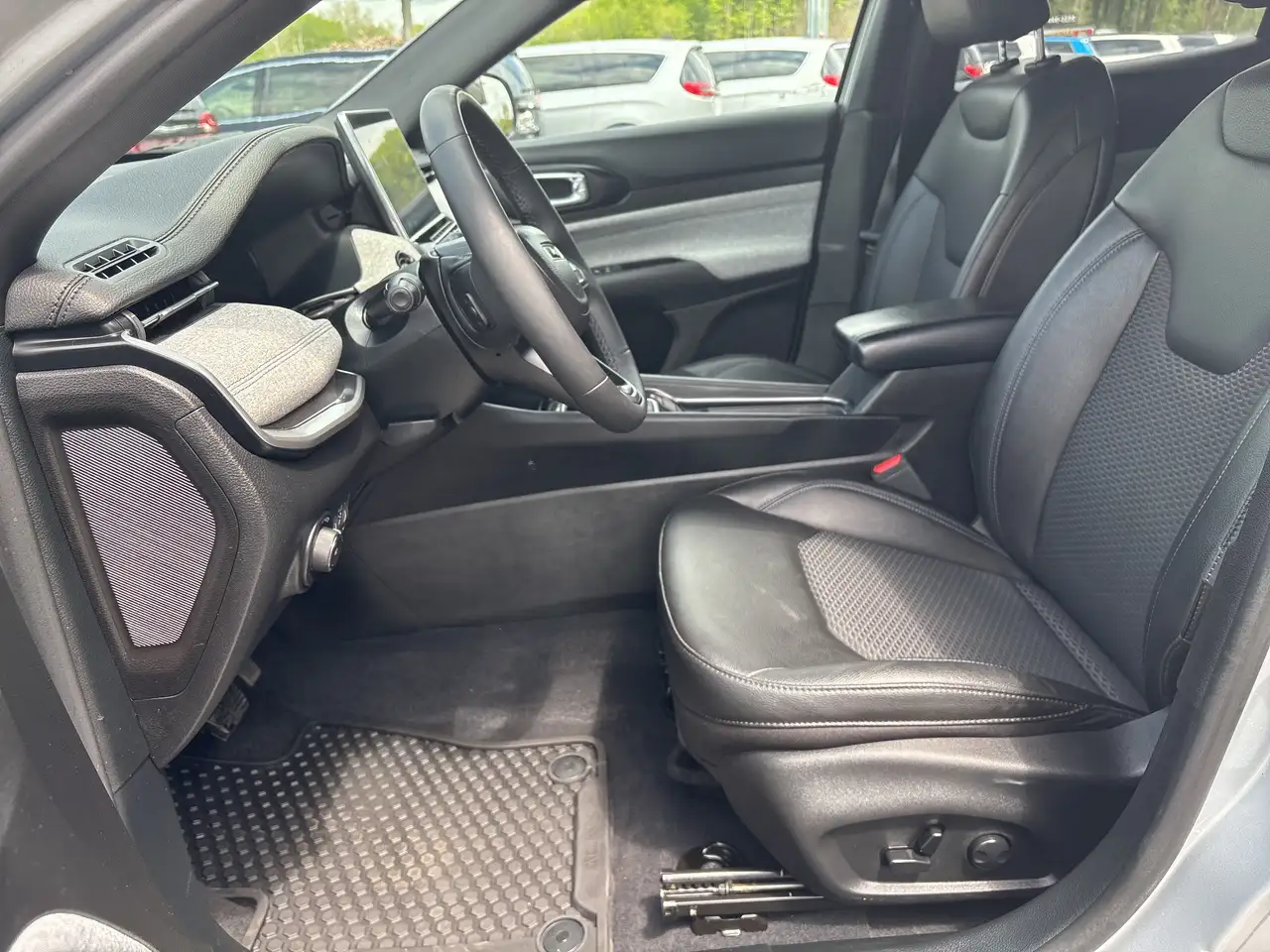 Jeep Compass - Image 13