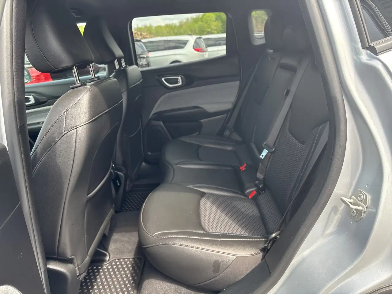 Jeep Compass - Image 14