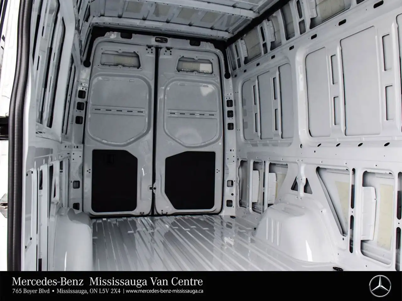 Mercedes-Benz Sprinter - Image 23