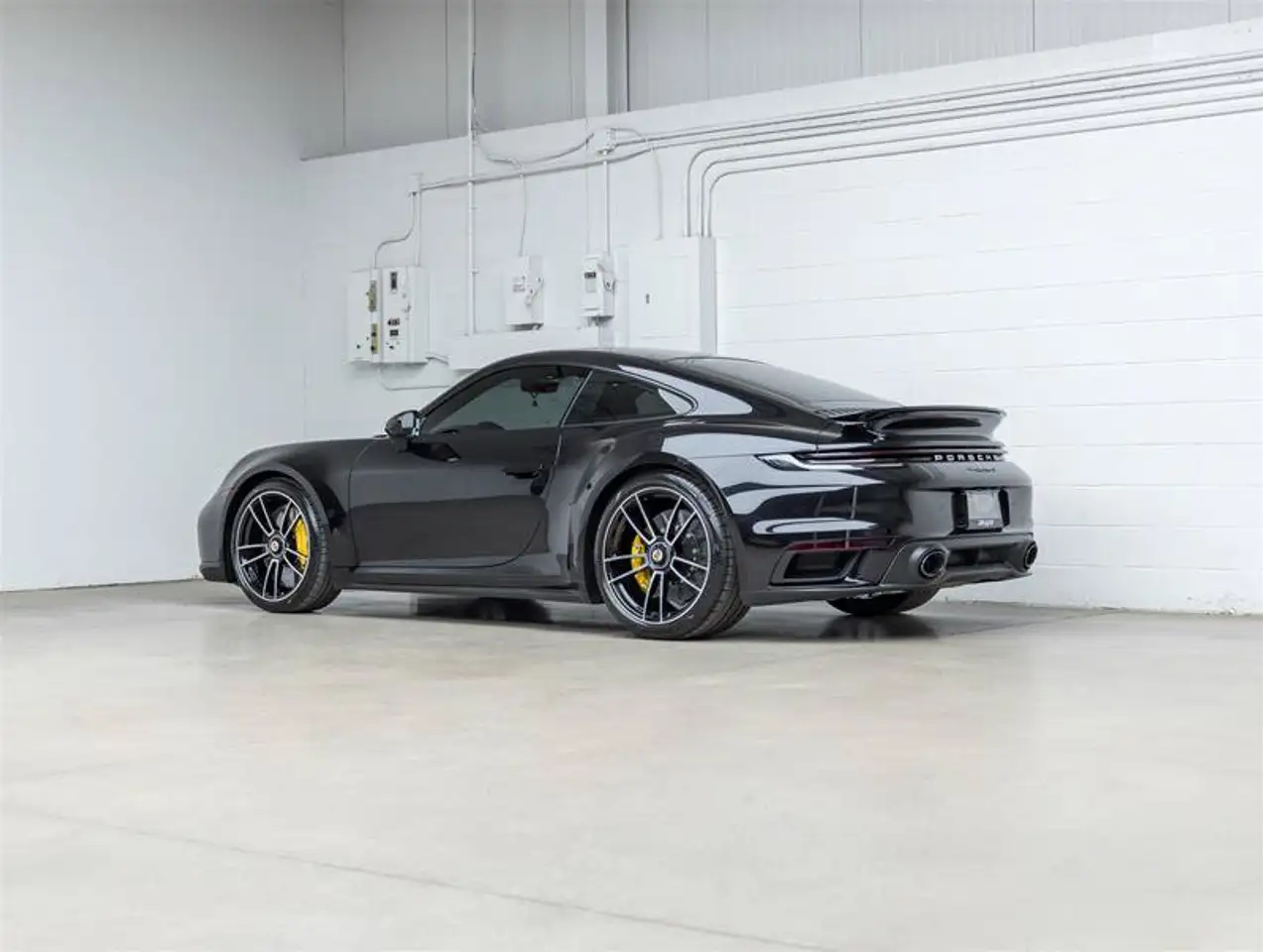 Porsche 911 - Image 13