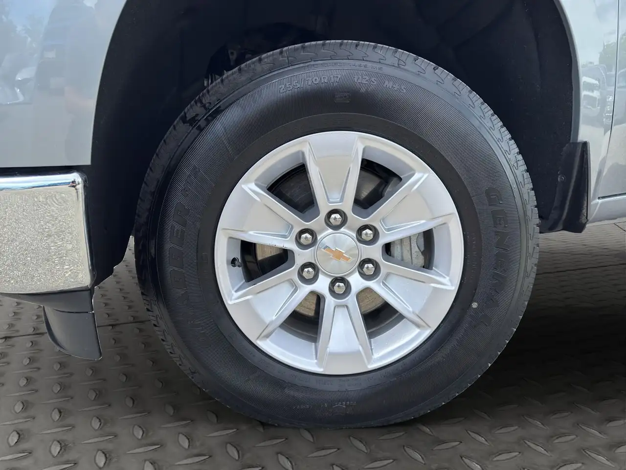 Chevrolet Silverado 1500 - Image 6