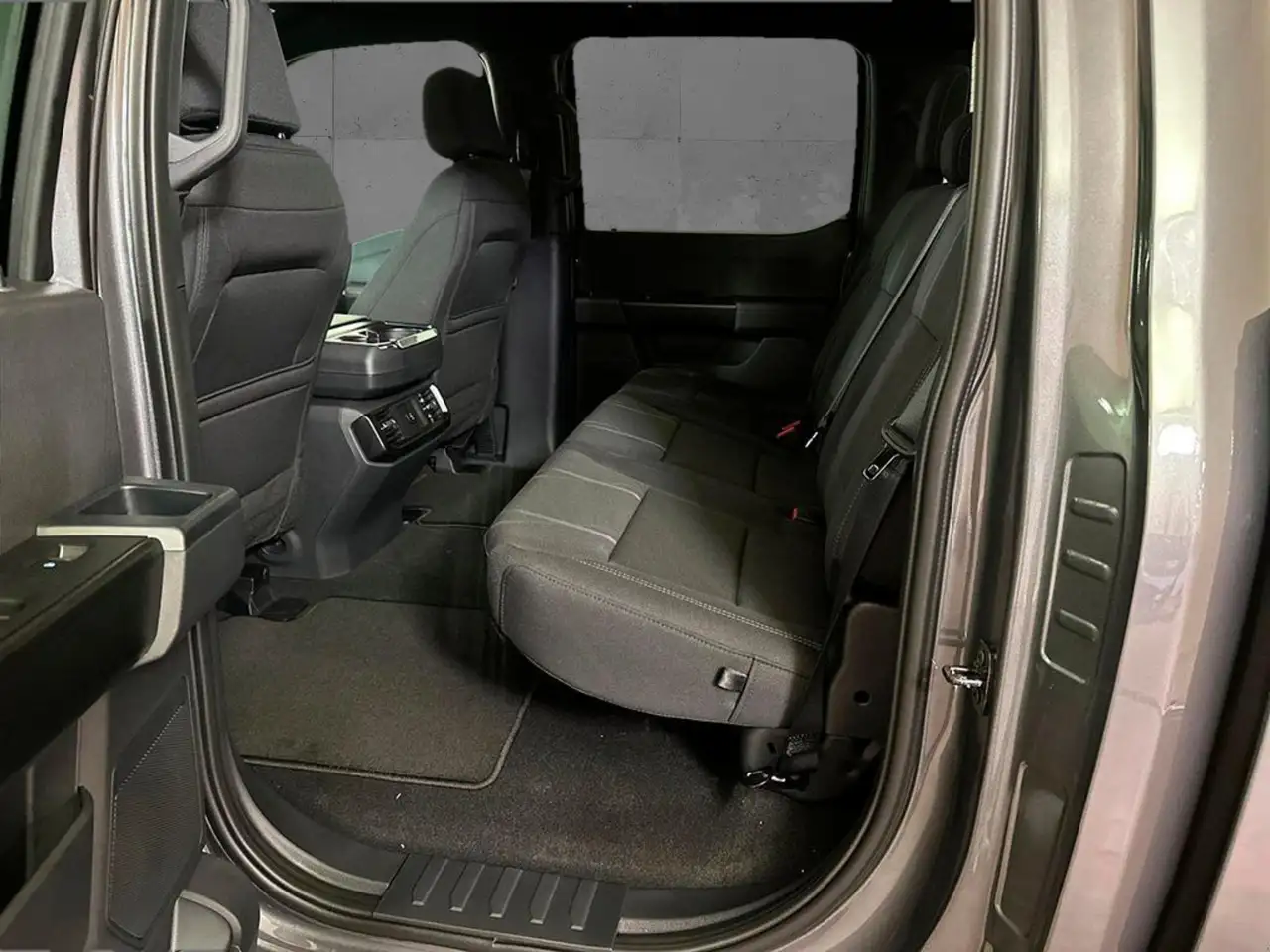 Ford F-150 - Image 12
