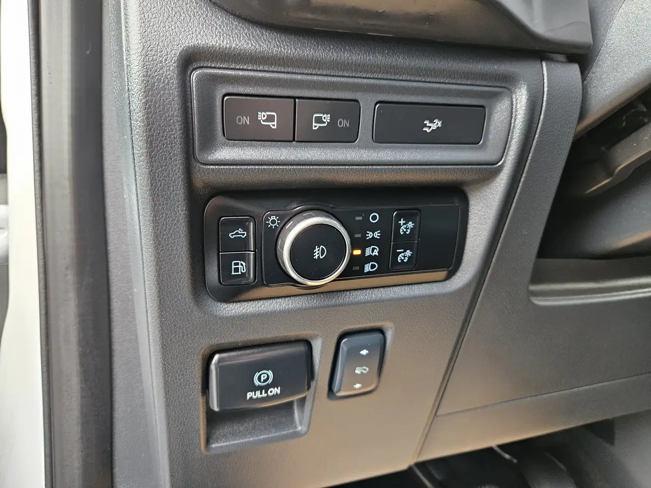 Ford F-150 - Image 16