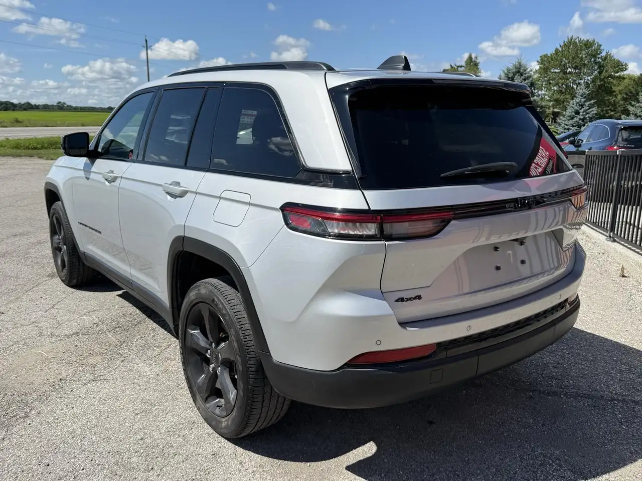 Jeep Grand Cherokee - Image 3