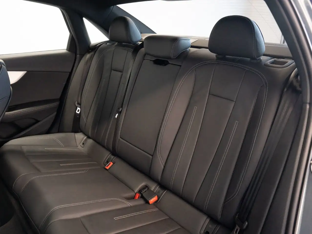 Audi A4 - Image 17