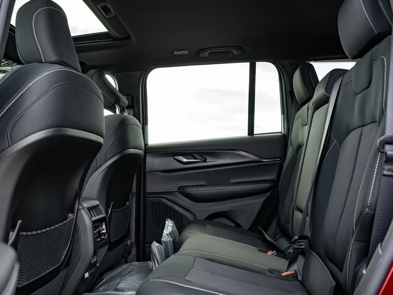 Jeep Grand Cherokee - Image 15