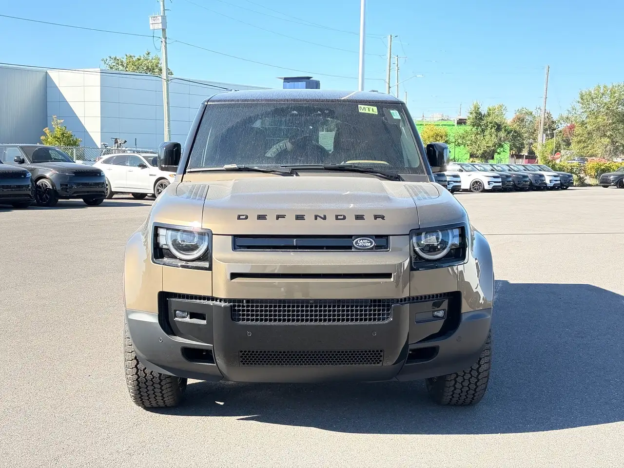Land Rover Defender - Image 2