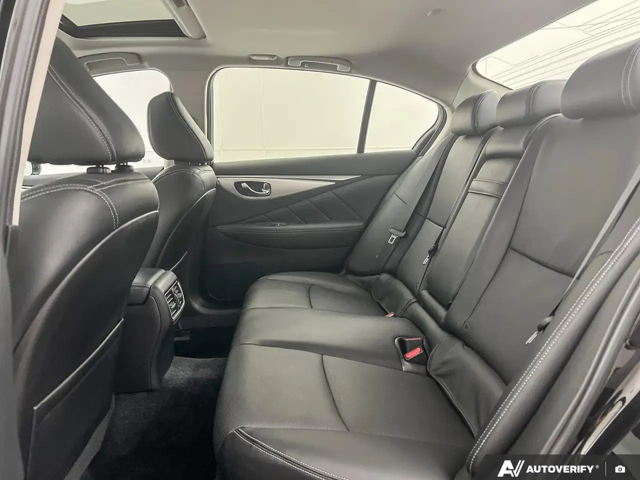 Infiniti Q50 - Image 25