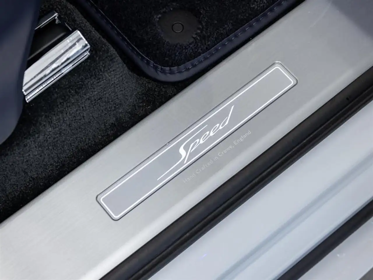 Bentley Bentayga - Image 36