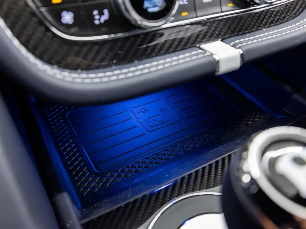 Bentley Bentayga - Image 29