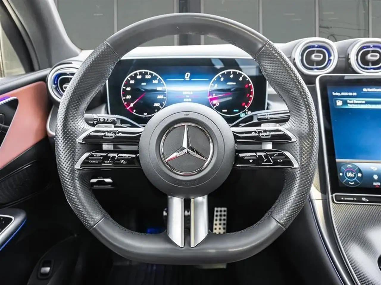 Mercedes-Benz GLC - Image 10