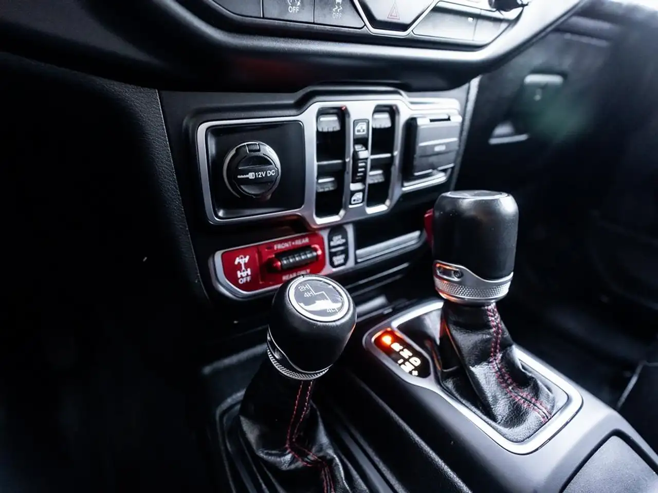 Jeep Wrangler - Image 14
