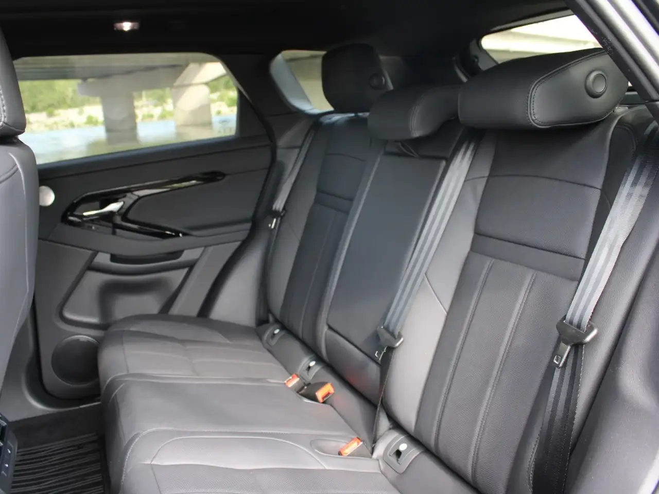 Land Rover Range Rover Evoque - Image 16