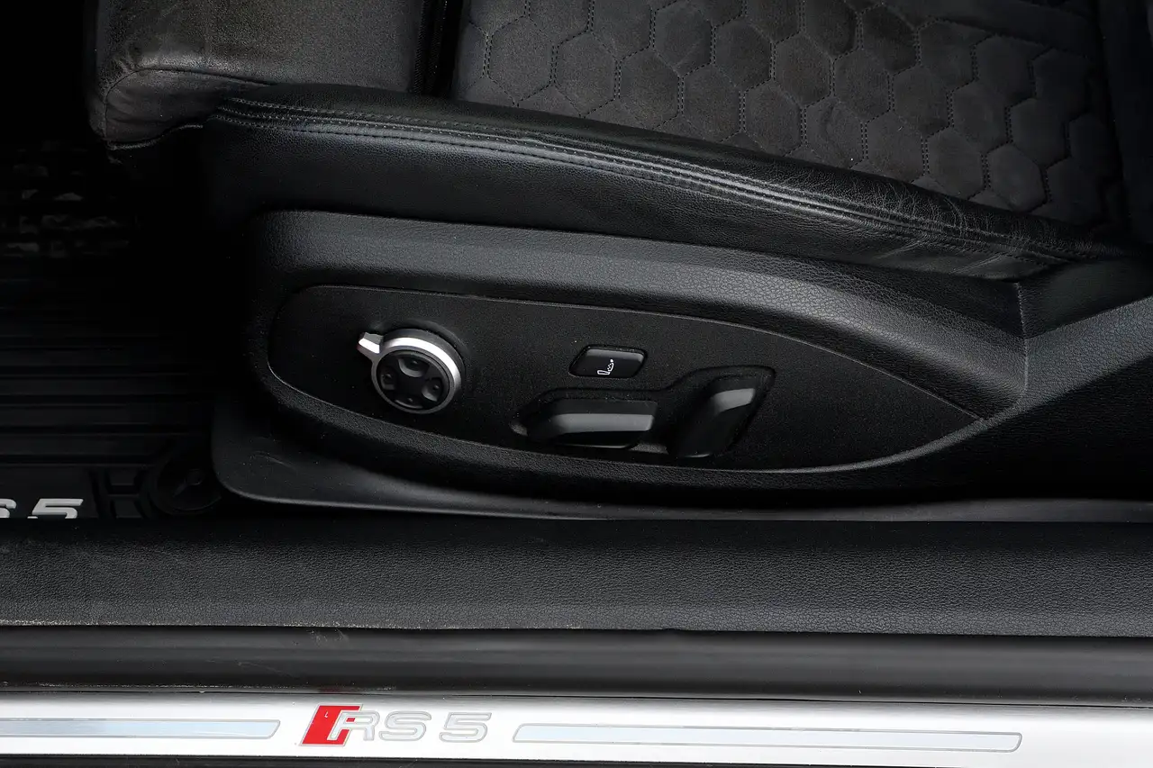 Audi RS5 - Image 30
