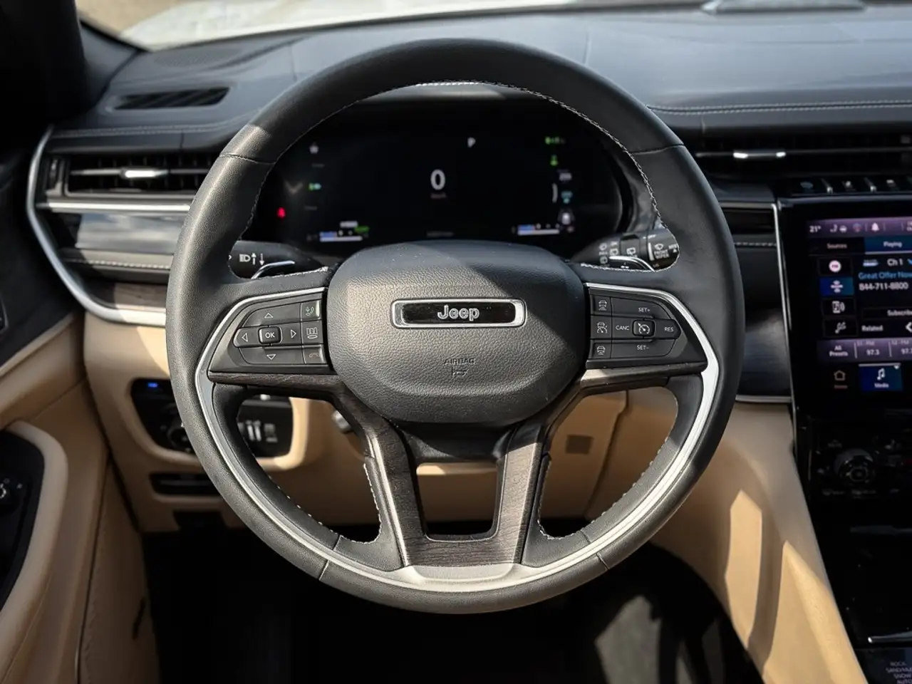 Jeep Grand Cherokee - Image 15