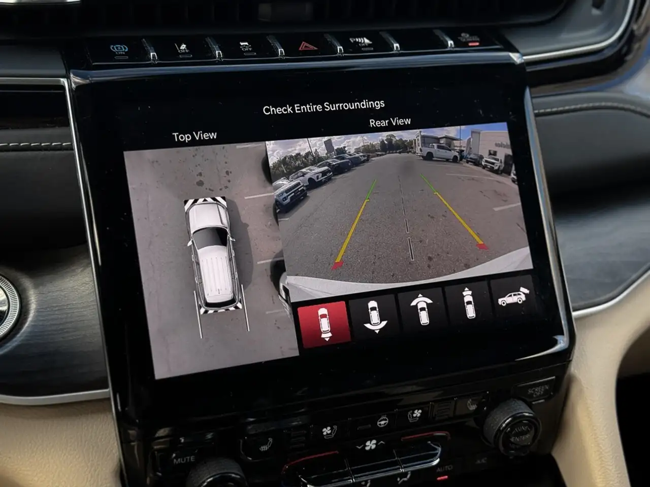 Jeep Grand Cherokee - Image 25