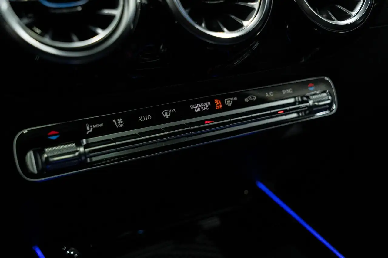 Mercedes-Benz GLA - Image 15