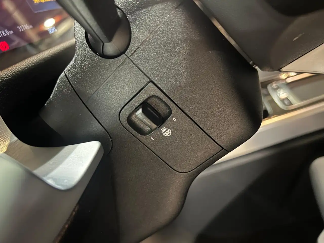 Mercedes-Benz GLB - Image 36