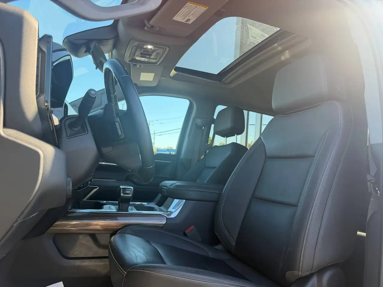Chevrolet Silverado 1500 - Image 6