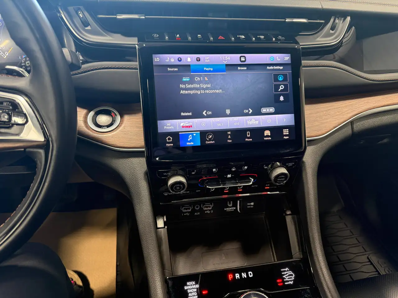 Jeep Grand Cherokee - Image 14