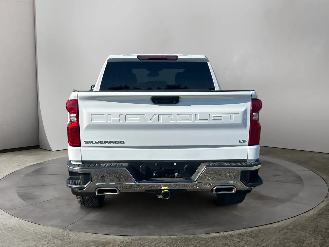 Chevrolet Silverado 1500 - Image 4