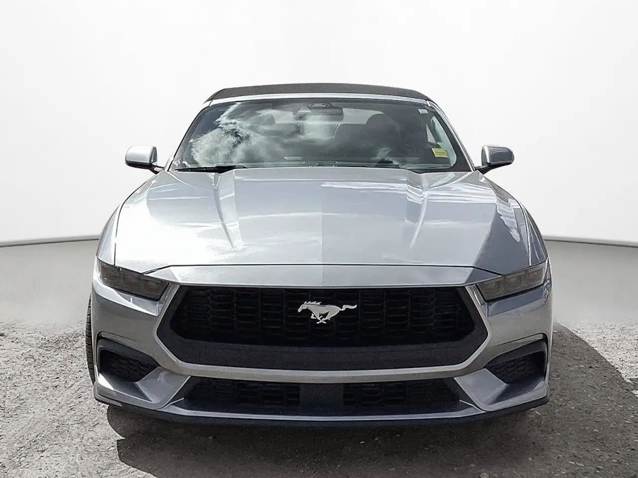 Ford Mustang - Image 8