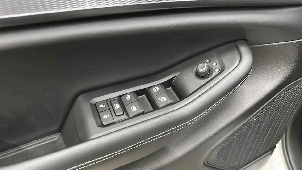 Jeep Grand Cherokee - Image 11