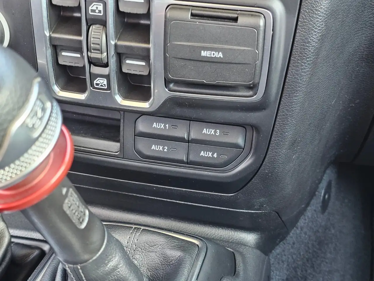 Jeep Gladiator - Image 23