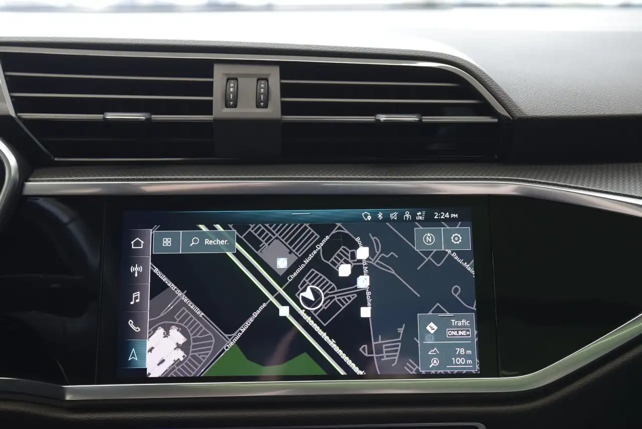 Audi Q3 - Image 17