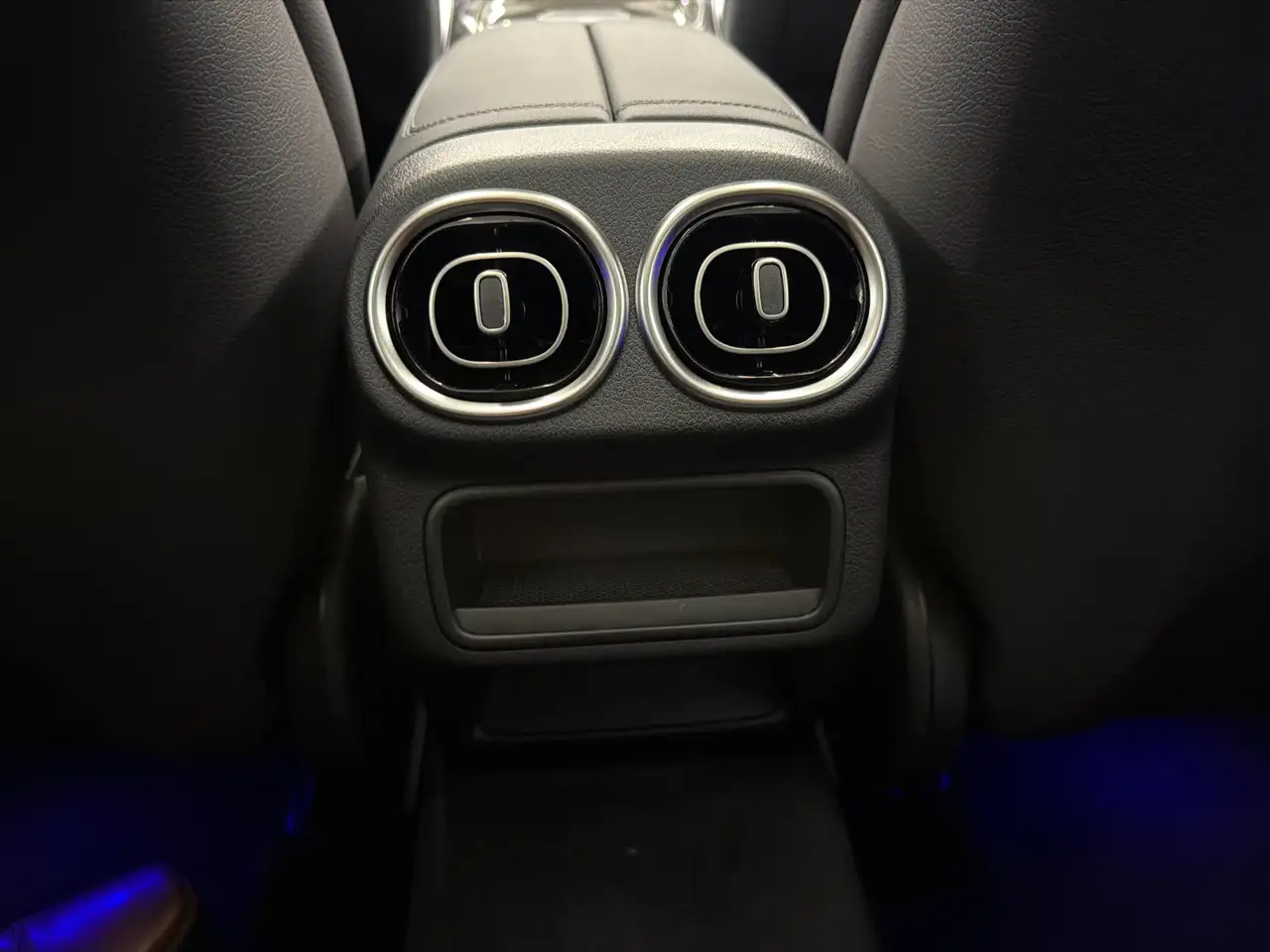 Mercedes-Benz GLC - Image 23