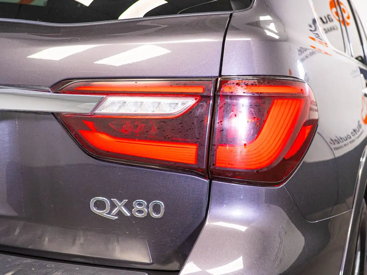 Infiniti QX80 - Image 10