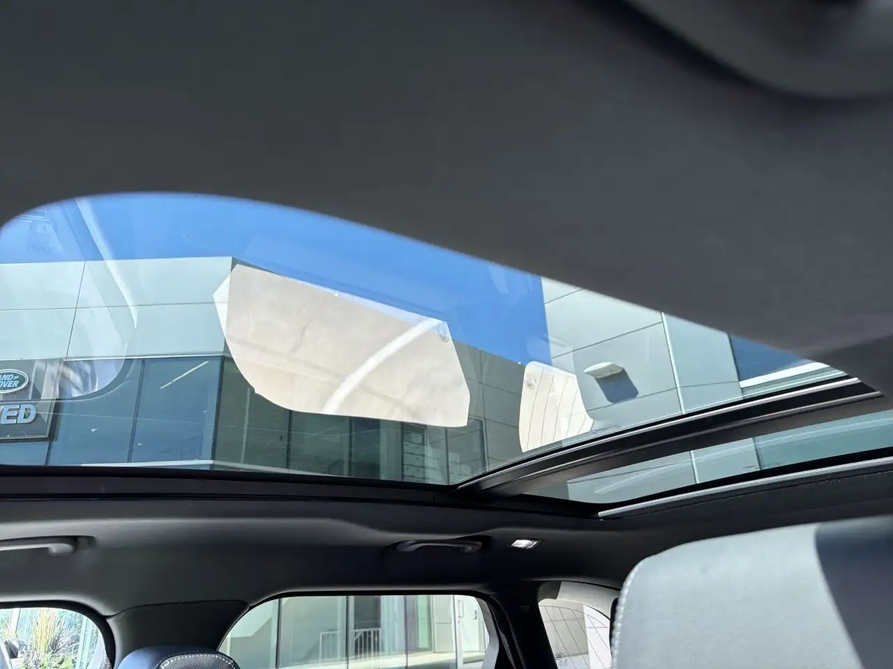 Land Rover Range Rover Velar - Image 19