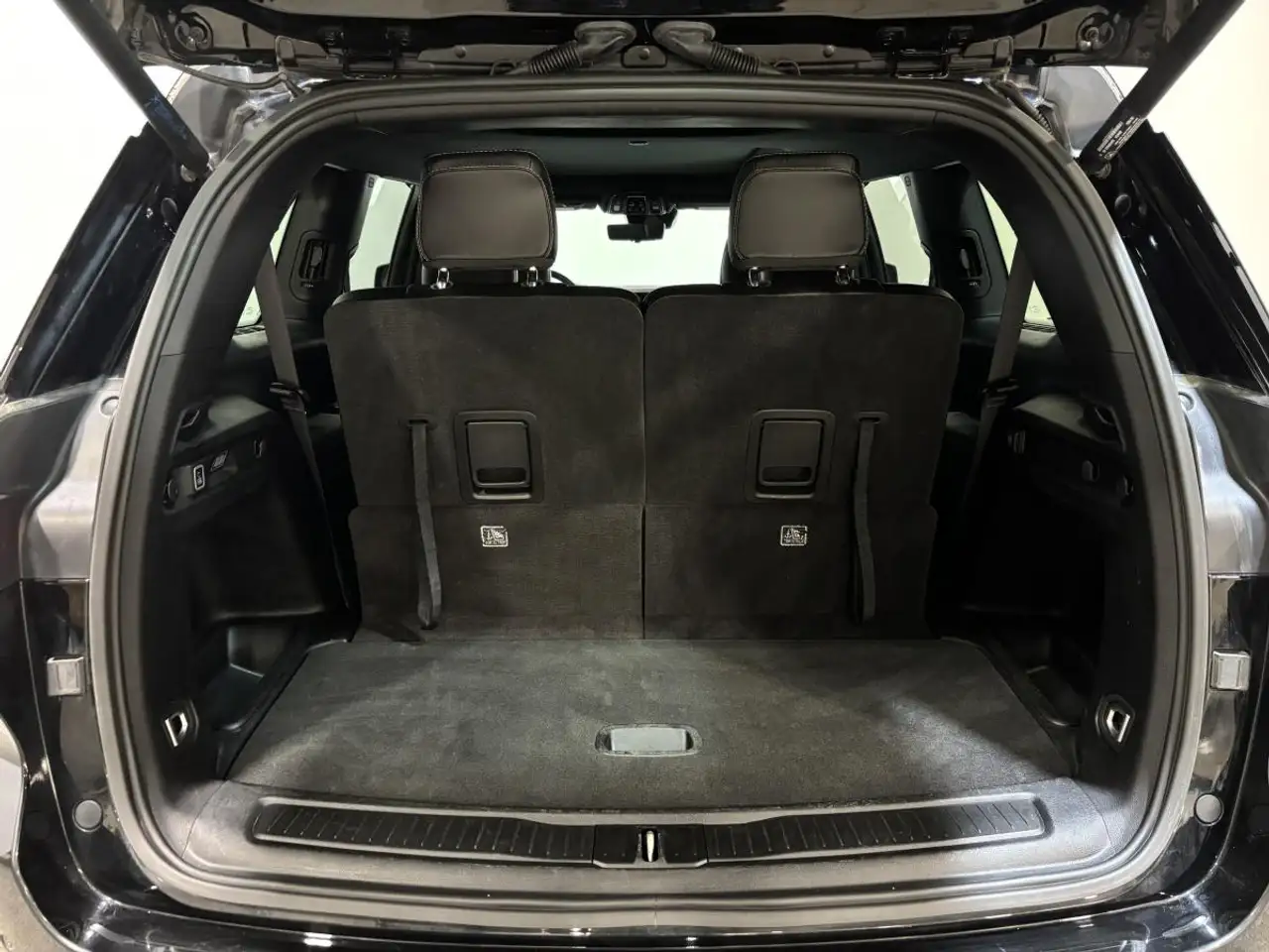 Jeep Grand Cherokee - Image 18