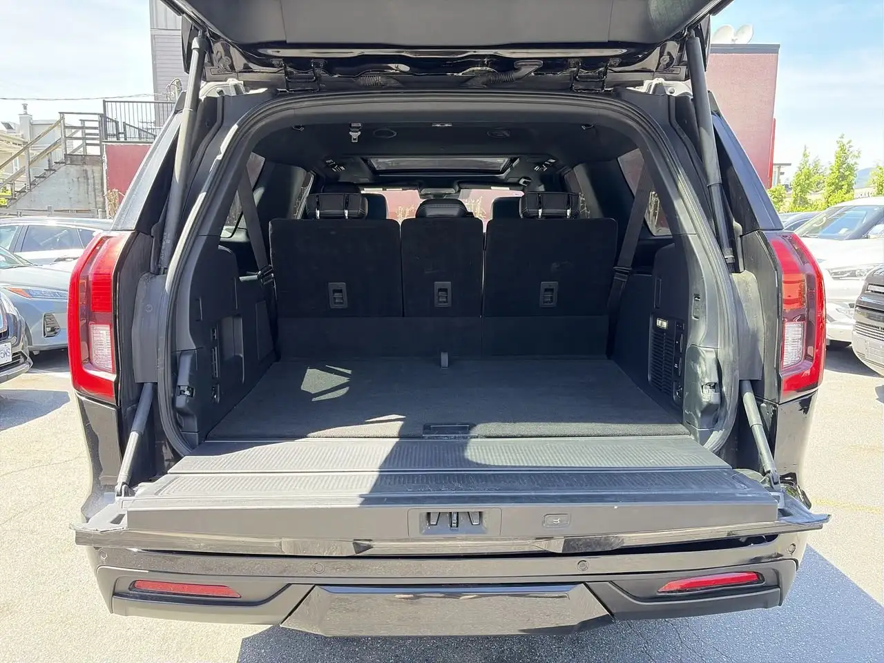 Ford Expedition - Image 33