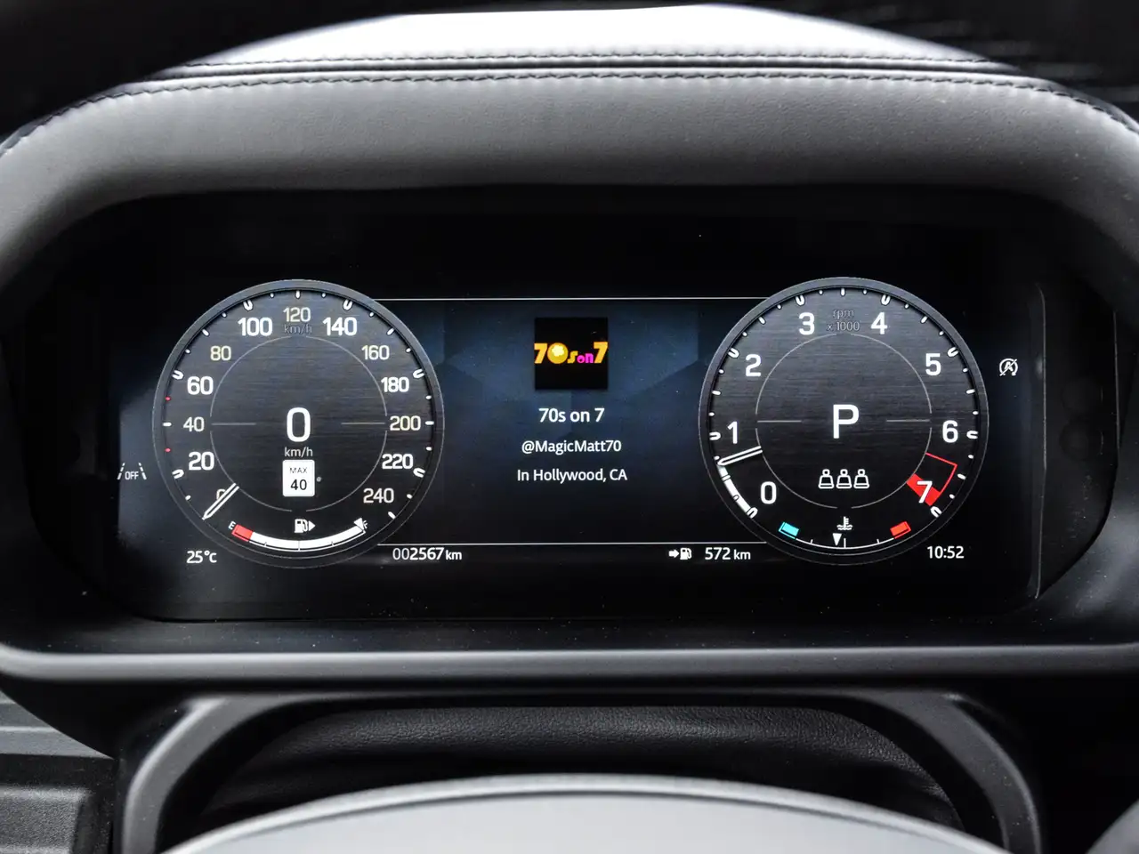 Land Rover Defender - Image 13