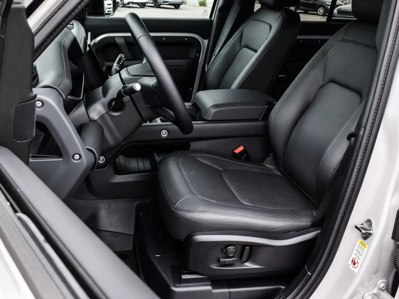 Land Rover Defender - Image 11