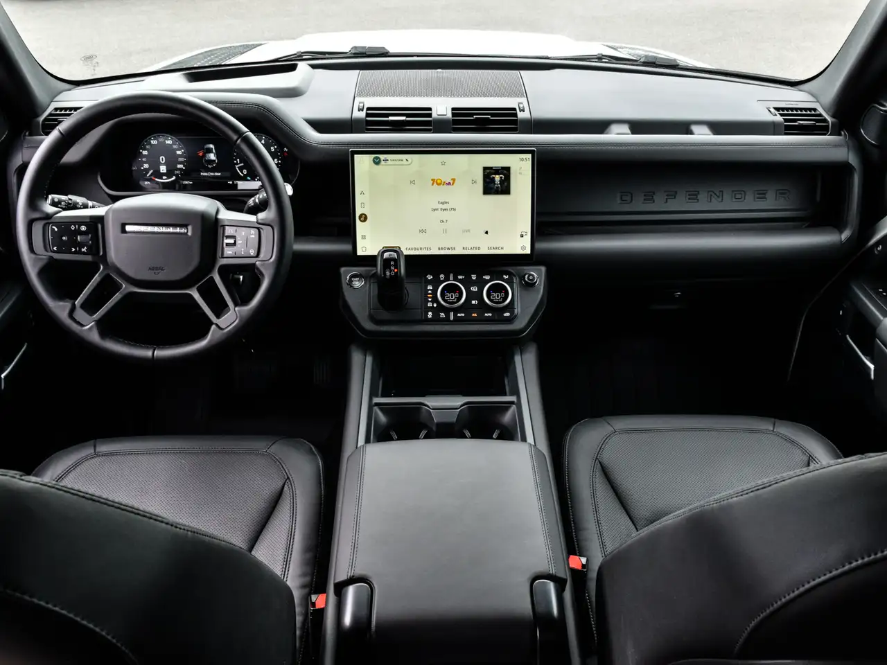 Land Rover Defender - Image 16