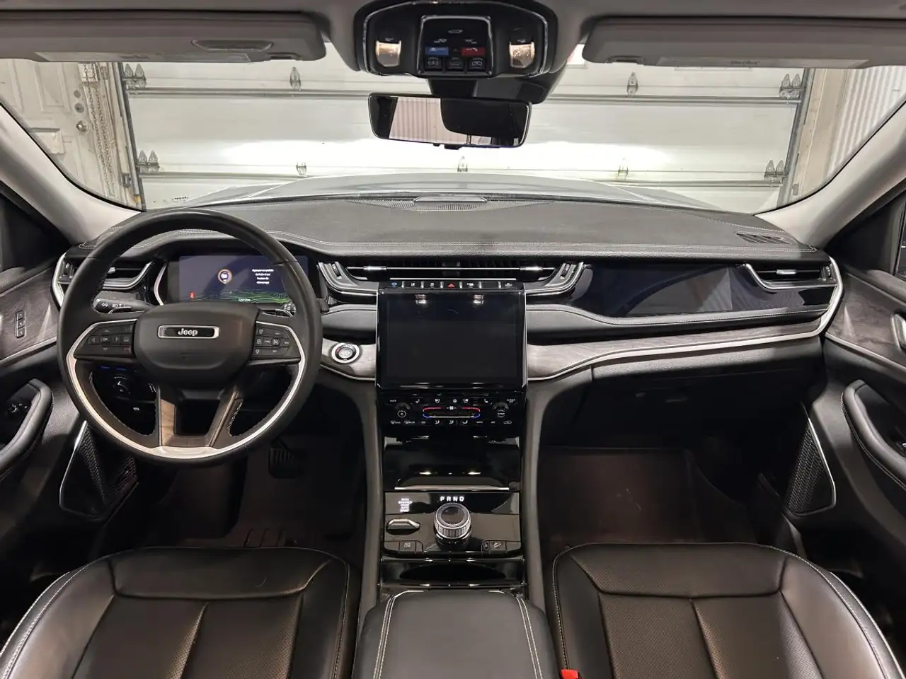 Jeep Grand Cherokee - Image 14