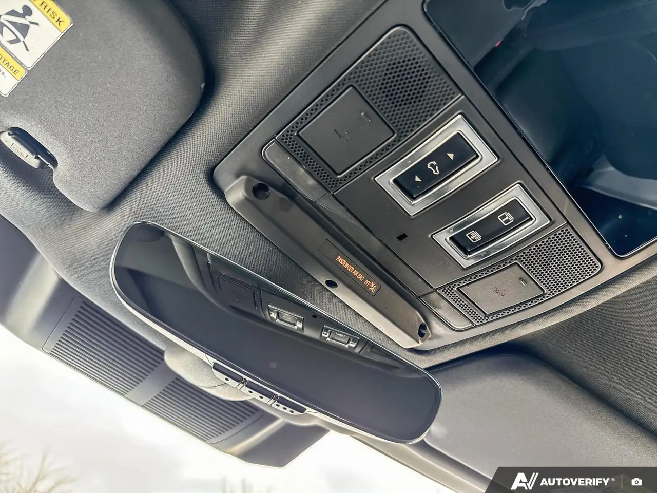 Land Rover Defender - Image 23