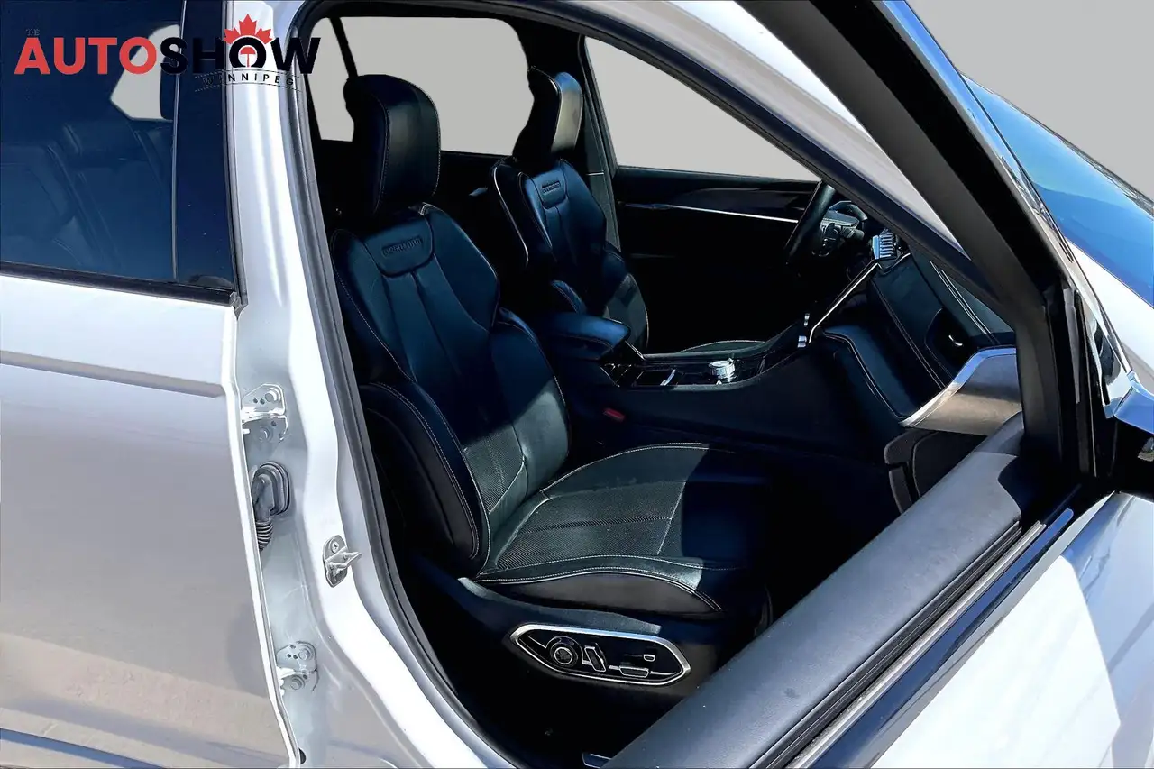 Jeep Grand Cherokee - Image 17