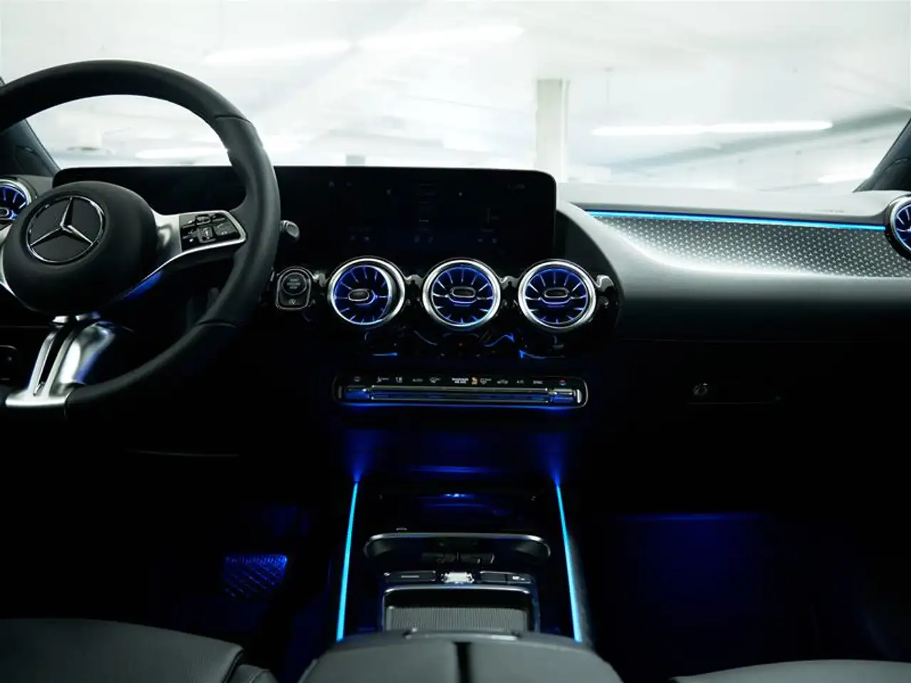 Mercedes-Benz GLA - Image 27